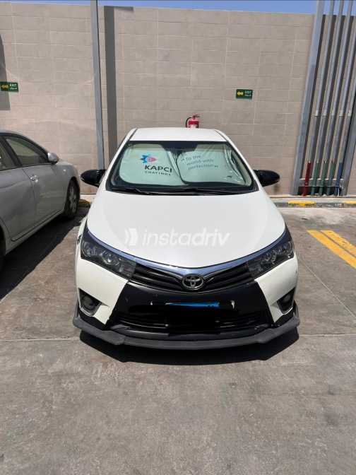 Toyota Corolla 2016 White Automatic Used for Sale in Greater Cairo ( Cairo + Giza) - 2