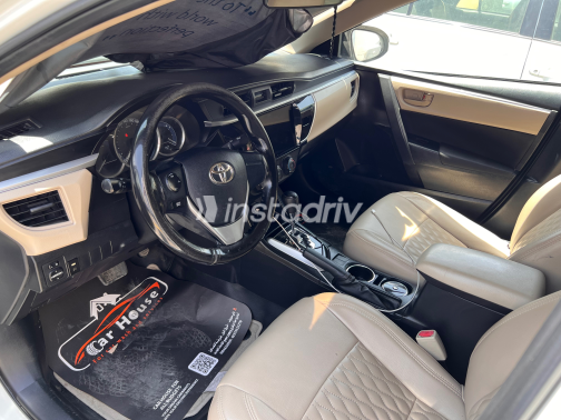 Toyota Corolla 2016 White Automatic Used for Sale in Greater Cairo ( Cairo + Giza) - 5