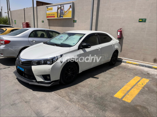 Toyota Corolla 2016 White Automatic Used for Sale in Greater Cairo ( Cairo + Giza) - 8