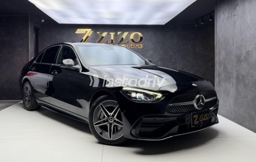 Mercedes C 180 2022 Black Automatic Used for Sale in Cairo - 3