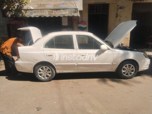 Hyundai Verna 2012 White Manual Used for Sale in Cairo - 2