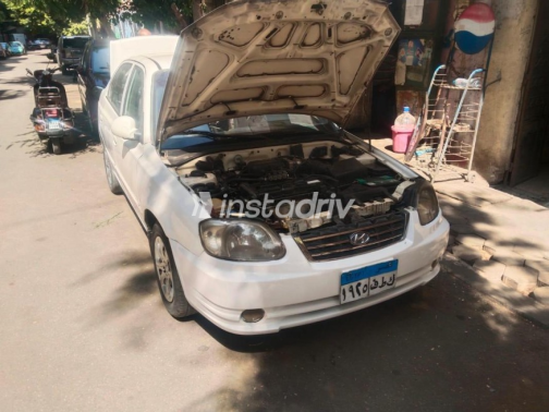 Hyundai Verna 2012 White Manual Used for Sale in Cairo - 4