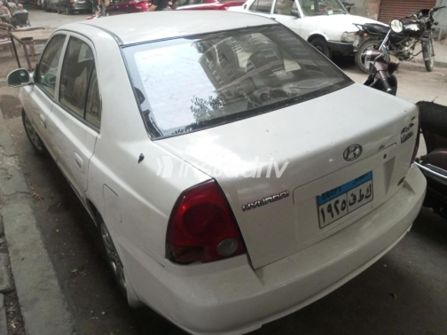 Hyundai Verna 2012 White Manual Used for Sale in Cairo - 9