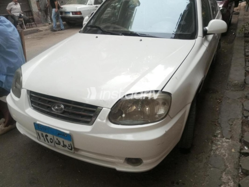Hyundai Verna 2012 White Manual Used for Sale in Cairo - 10