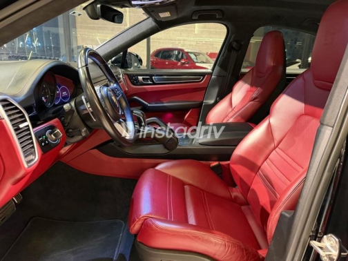 Porsche Cayenne 2022 Black Automatic Used for Sale in Cairo - 6
