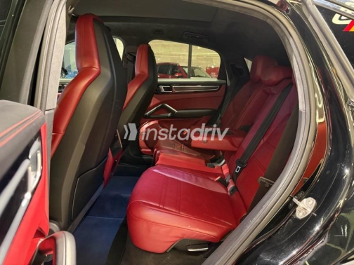 Porsche Cayenne 2022 Black Automatic Used for Sale in Cairo - 7