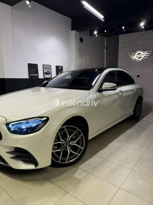 مرسيدس E 300 2021 أبيض أوتوماتيك مستعملة للبيع في مدينتى - 3
