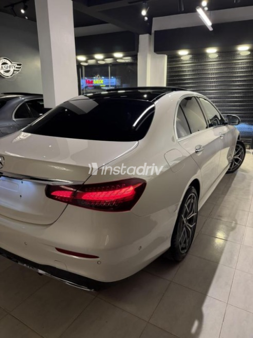 مرسيدس E 300 2021 أبيض أوتوماتيك مستعملة للبيع في مدينتى - 6