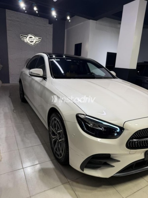 مرسيدس E 300 2021 أبيض أوتوماتيك مستعملة للبيع في مدينتى - 9