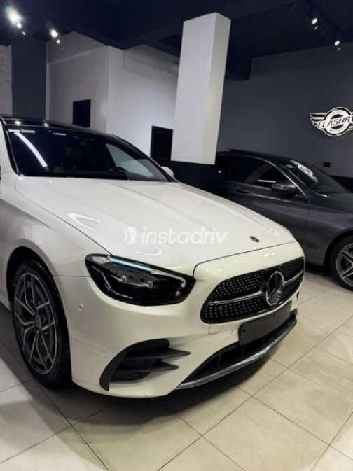 مرسيدس E 300 2021 أبيض أوتوماتيك مستعملة للبيع في مدينتى - 10