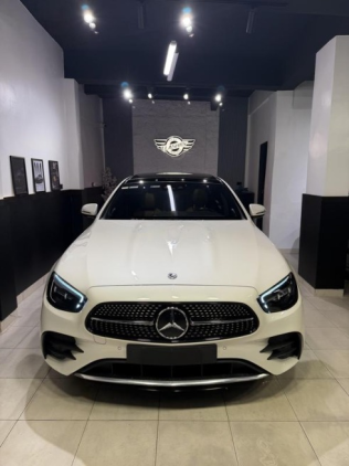 مرسيدس E 300 2021 أبيض أوتوماتيك مستعملة للبيع في مدينتى