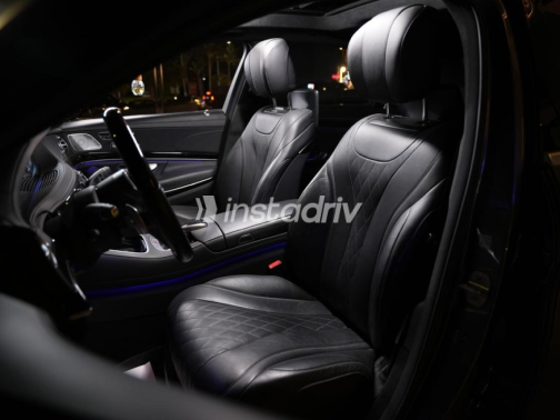 Mercedes S 560 2020 Gray Automatic Used for Sale in Sheikh Zayed City - 8