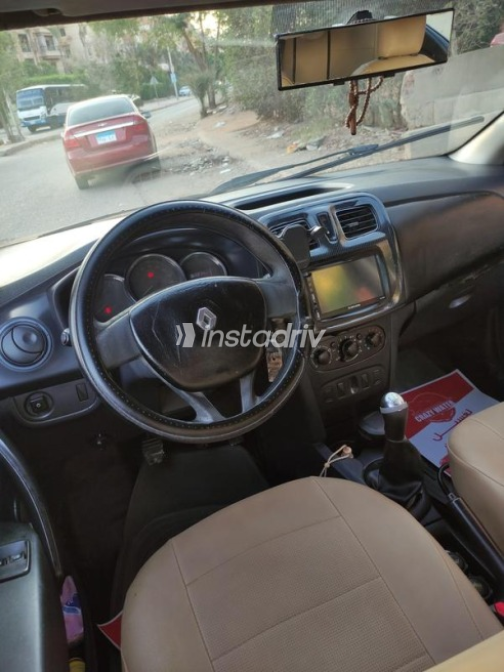 Renault Logan 2016 Gold Manual Used for Sale in Cairo - 4
