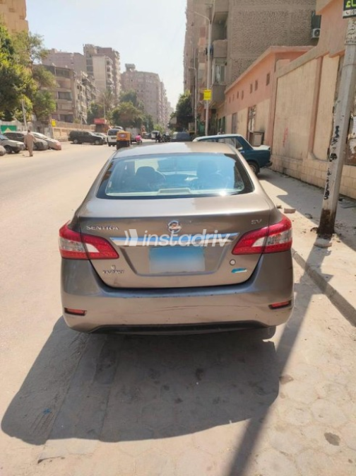 Nissan Sentra 2018 Bronze Automatic Used for Sale in Heliopolis - 2