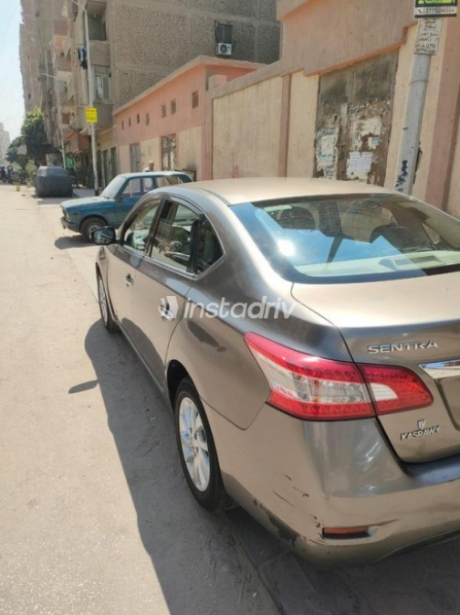 Nissan Sentra 2018 Bronze Automatic Used for Sale in Heliopolis - 3