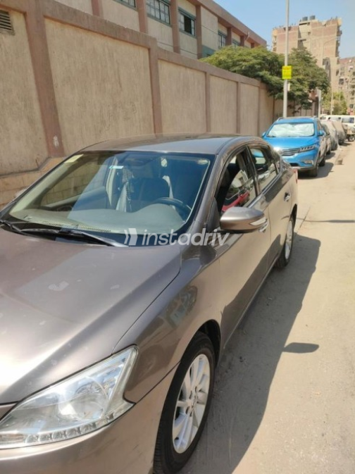 Nissan Sentra 2018 Bronze Automatic Used for Sale in Heliopolis - 4