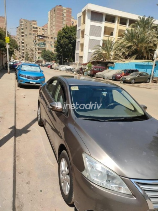 Nissan Sentra 2018 Bronze Automatic Used for Sale in Heliopolis - 5
