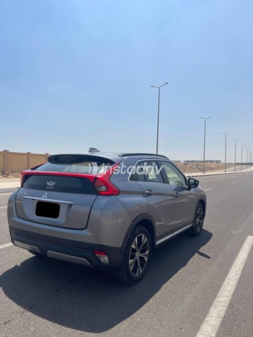 Mitsubishi Eclipse Cross 2018 Silver Automatic Used for Sale in Heliopolis - 10