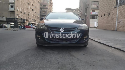 اوبل أسترا 2019 أخضر أوتوماتيك مستعملة للبيع في الدقى - 1