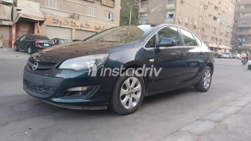 اوبل أسترا 2019 أخضر أوتوماتيك مستعملة للبيع في الدقى - 3