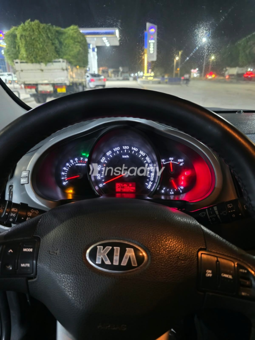 Kia Sportage 2016 White Automatic Used for Sale in Greater Cairo ( Cairo + Giza) - 2