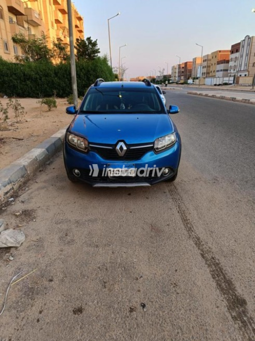 Renault Sandero Step Way 2015 Blue Manual Used for Sale in 10th of Ramadan - 1