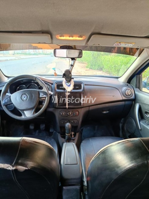 Renault Sandero Step Way 2015 Blue Manual Used for Sale in 10th of Ramadan - 5