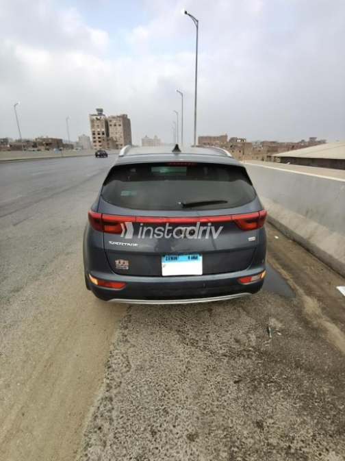 Kia Sportage 2017 Dark Blue Automatic Used for Sale in Hadayek October - 6