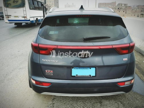 Kia Sportage 2017 Dark Blue Automatic Used for Sale in Hadayek October - 7