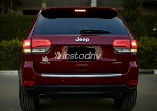 Jeep Grand Cherokee 2018 Red Automatic Used for Sale in Maadi - 3