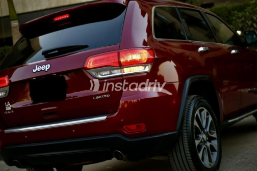 Jeep Grand Cherokee 2018 Red Automatic Used for Sale in Maadi - 4