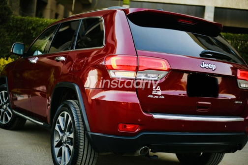 Jeep Grand Cherokee 2018 Red Automatic Used for Sale in Maadi - 5