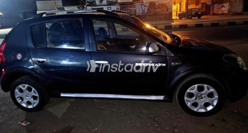 Renault Sandero Step Way 2013 Dark Gray Manual Used for Sale in Beni Suef - 1