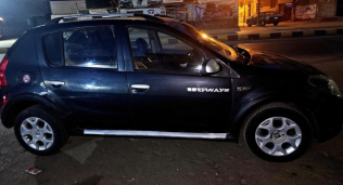 Renault Sandero Step Way 2013 Dark Gray Manual Used for Sale in Beni Suef