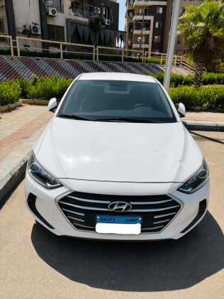 Hyundai Elantra 2017 White Automatic Used for Sale in Greater Cairo ( Cairo + Giza)