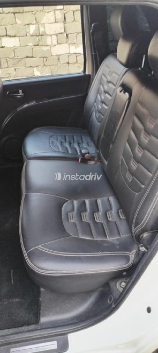 Hyundai Matrix 2002 White Automatic Used for Sale in El Mahalla - 8