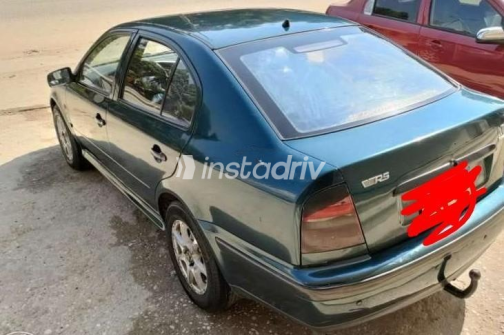 سكودا اوكتافيا A4 1998 أخضر غامق يدوي مستعملة للبيع في قنا - 6