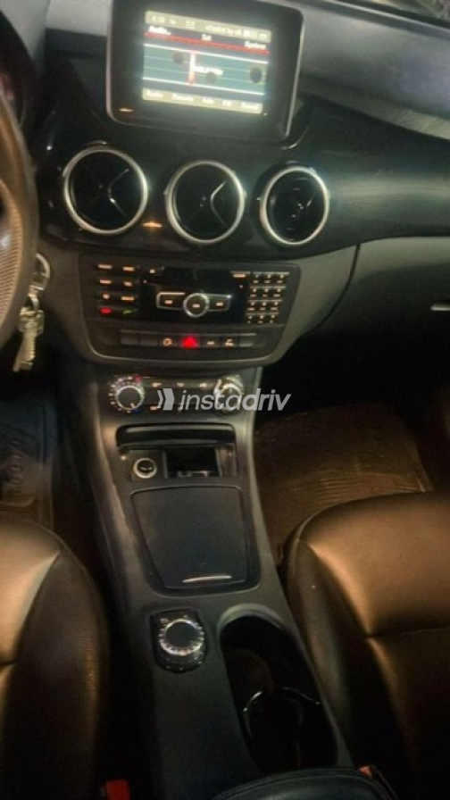 Mercedes B 180 2014 Dark Gray Automatic Used for Sale in Cairo - 4