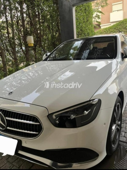 مرسيدس E 200 2021 أبيض أوتوماتيك مستعملة للبيع في الجيزة - 3