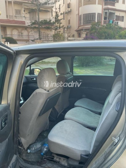 Peugeot 5008 2013 Mocha Automatic Used for Sale in Damietta - 8