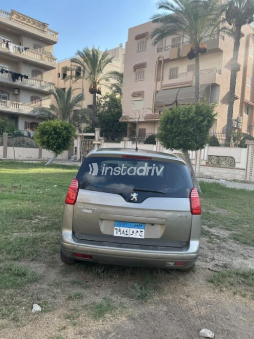 Peugeot 5008 2013 Mocha Automatic Used for Sale in Damietta - 9