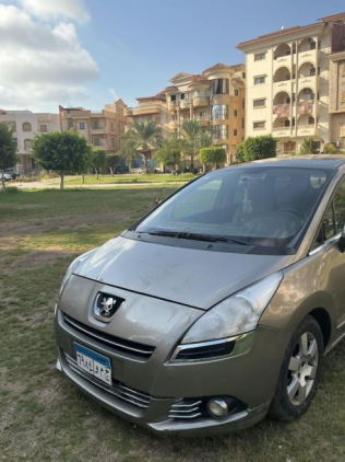 Peugeot 5008 2013 Mocha Automatic Used for Sale in Damietta