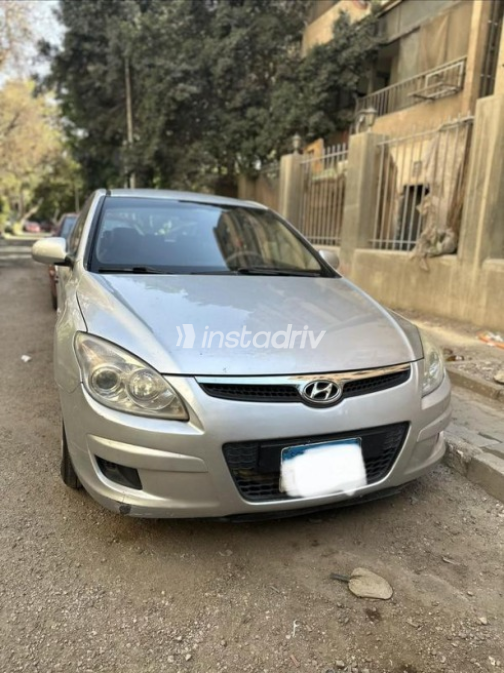 هيونداي I30 2009 فضي أوتوماتيك مستعملة للبيع في القاهرة - 1