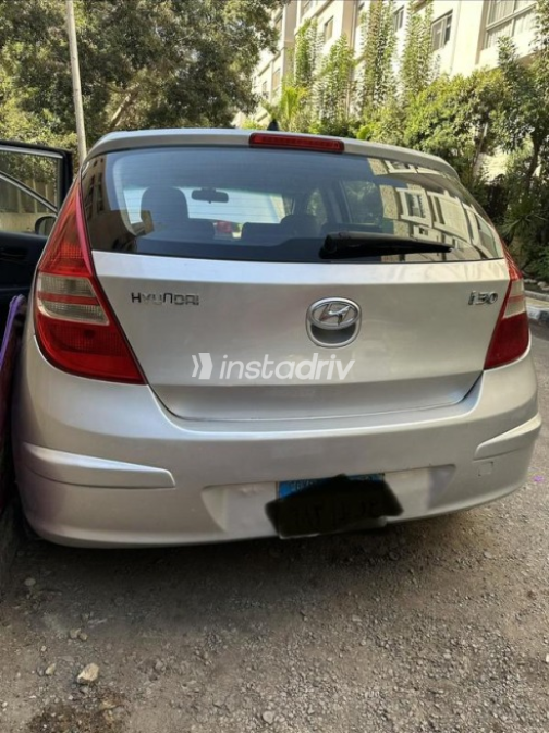 هيونداي I30 2009 فضي أوتوماتيك مستعملة للبيع في القاهرة - 3