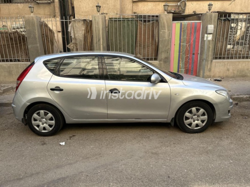 هيونداي I30 2009 فضي أوتوماتيك مستعملة للبيع في القاهرة - 8