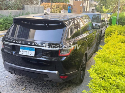 Land Rover Range Rover Sport 2021 Black Automatic Used for Sale in Nasr city - 7