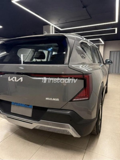 Kia EV5 2024 Gray Automatic Used for Sale in Sheraton - 4