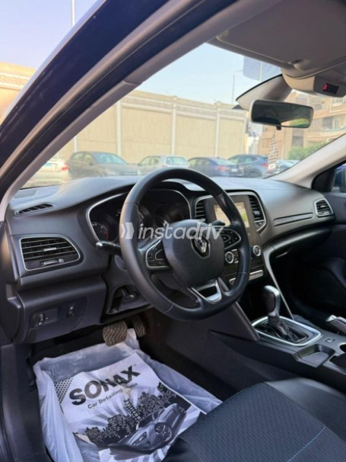 Renault Megane 2019 Dark Blue Automatic Used for Sale in Heliopolis - 9