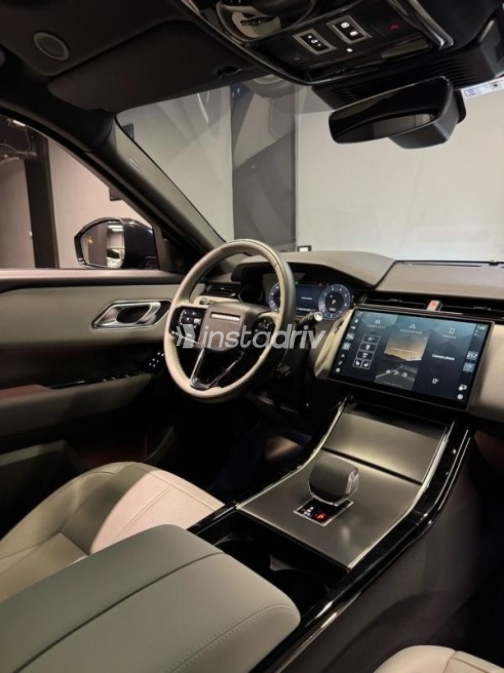 Land Rover Velar 2024 Black Automatic Used for Sale in Cairo - 7