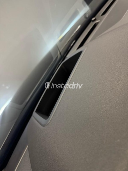 Land Rover Velar 2024 Black Automatic Used for Sale in Cairo - 8